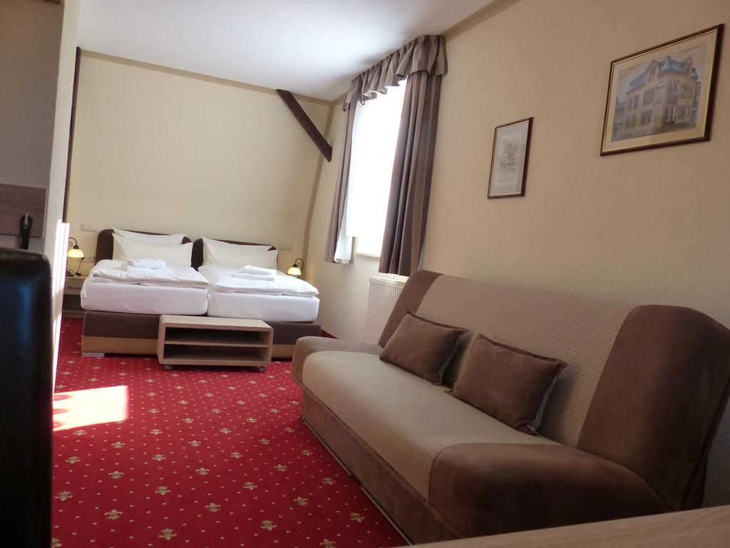 Hotel Friedchen Mit Eigener Fleischerei Artern Exteriör bild