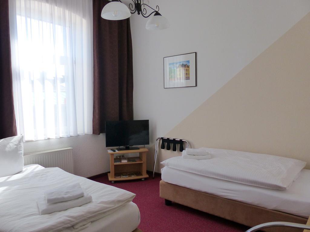 Hotel Friedchen Mit Eigener Fleischerei Artern Exteriör bild