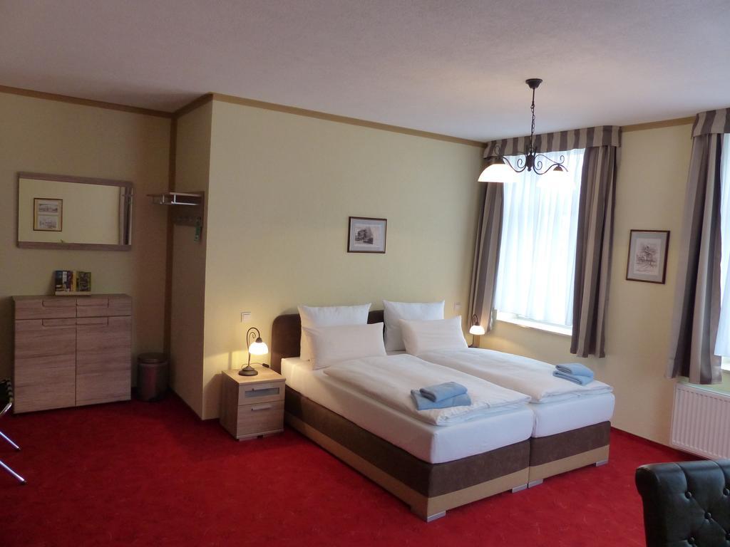 Hotel Friedchen Mit Eigener Fleischerei Artern Exteriör bild