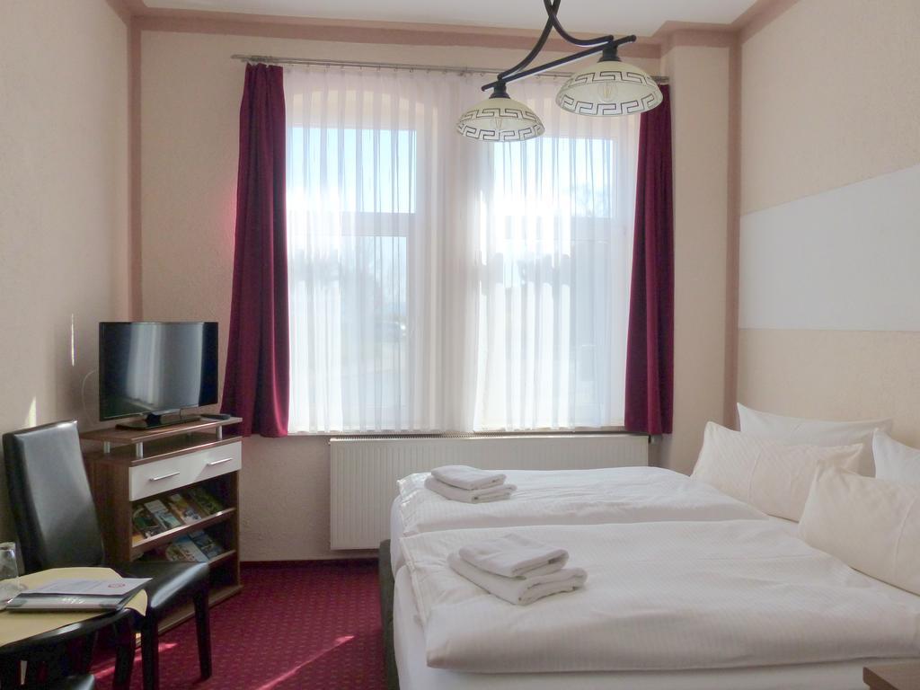Hotel Friedchen Mit Eigener Fleischerei Artern Exteriör bild