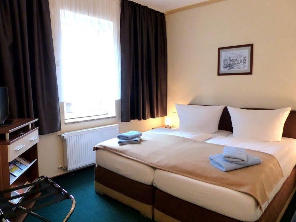 Hotel Friedchen Mit Eigener Fleischerei Artern Exteriör bild