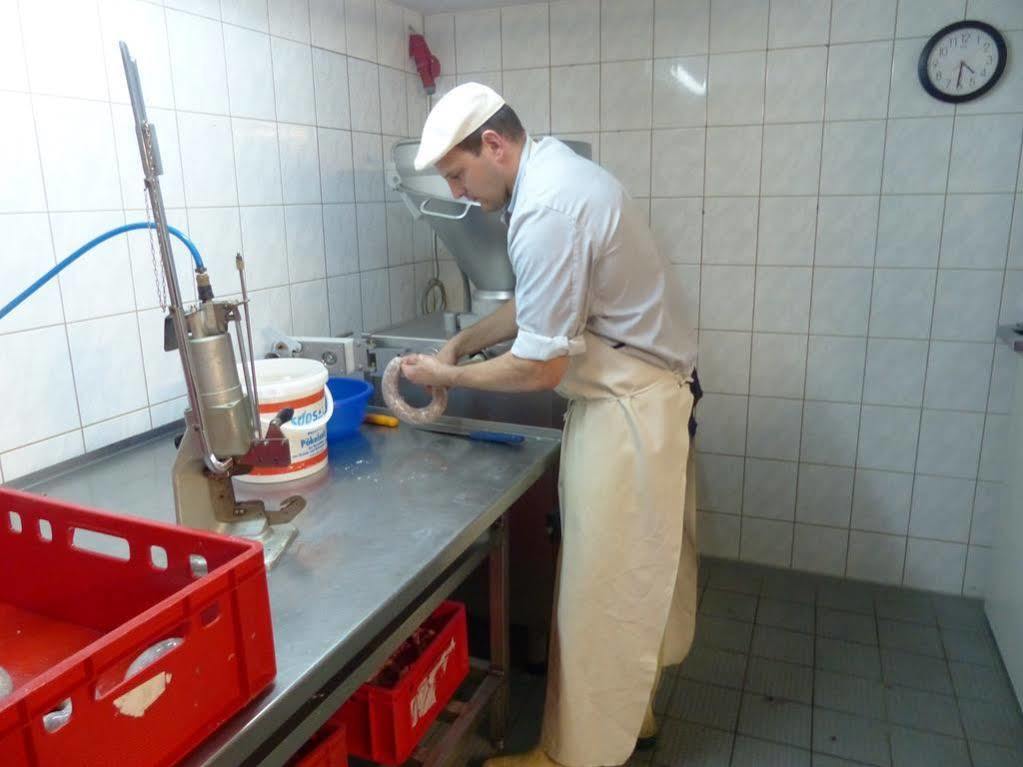 Hotel Friedchen Mit Eigener Fleischerei Artern Exteriör bild